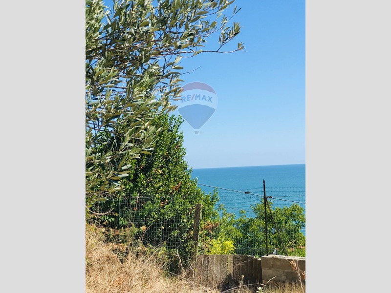 Terreno edificabile in Vendita a Torino di Sangro, 250'000€, 3630 m²