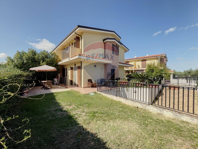 Casa Semi Indipendente in Vendita a Mozzagrogna, 230'000€, 164 m²