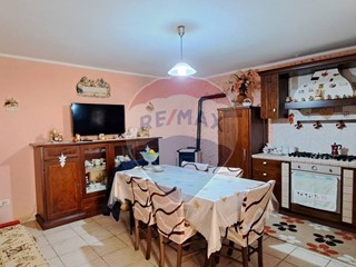 Casa Semi Indipendente in Vendita a Casoli, 50'000€, 150 m²