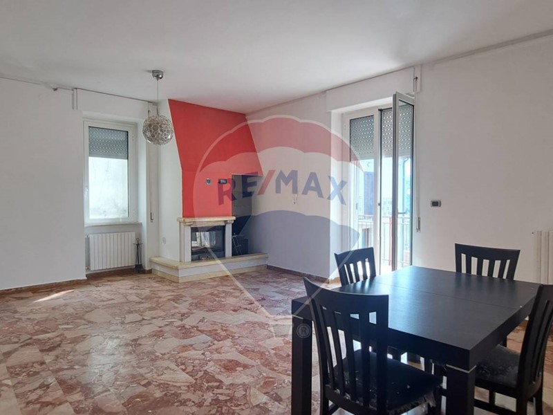 Casa Semi Indipendente in Vendita a Lanciano, 65'000€, 260 m²