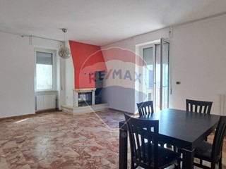Casa Semi Indipendente in Vendita a Lanciano, 65'000€, 260 m²