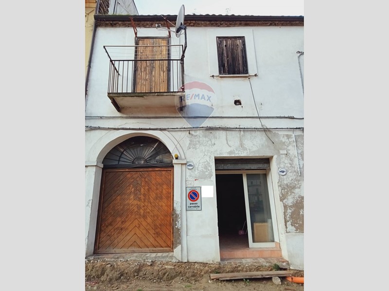 Casa Semi Indipendente in Vendita a Lanciano, 105'000€, 169 m²