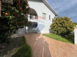 Casa Indipendente in Vendita a Crecchio, 110'000€, 281 m²