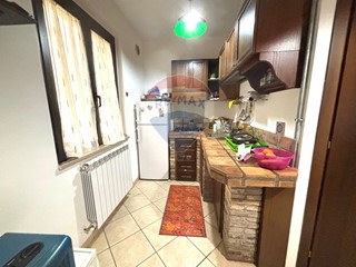 Casa Semi Indipendente in Vendita a Mozzagrogna, 40'000€, 51 m²