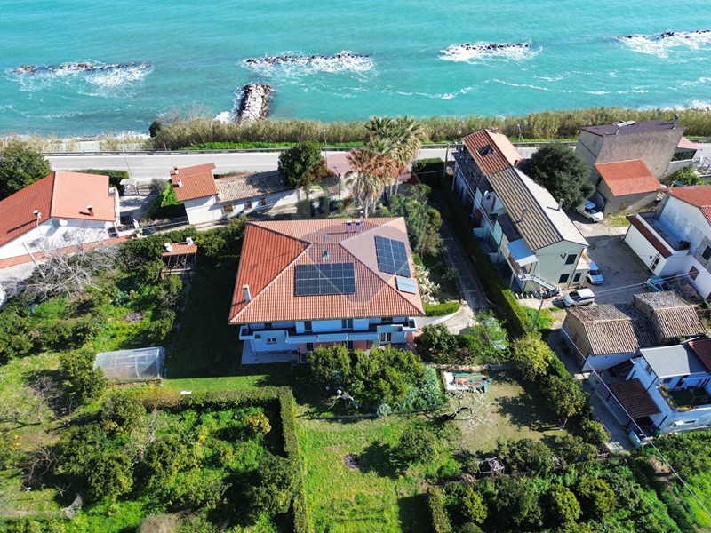 Casa Semi Indipendente in Vendita a Rocca San Giovanni, 275 m²