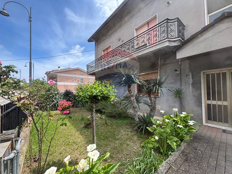 Quadrilocale in Vendita a Mozzagrogna, 70'000€, 120 m²