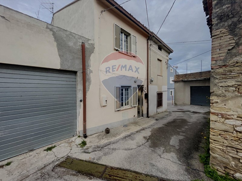 Casa Semi Indipendente in Vendita a Santa Maria Imbaro, 75'000€, 92 m²