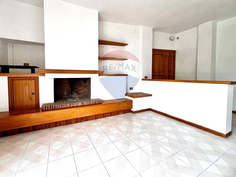 Appartamento in Vendita a Colledimezzo, 50'000€, 114 m²