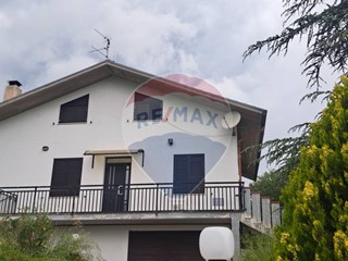 Villa in Vendita a Lanciano, 160'000€, 116 m²