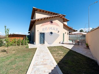 Villa in Vendita a Mentana, 359'000€, 120 m²