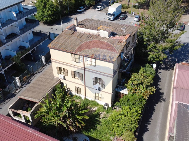 Casa Indipendente in Vendita a Roma, 619'000€, 360 m²