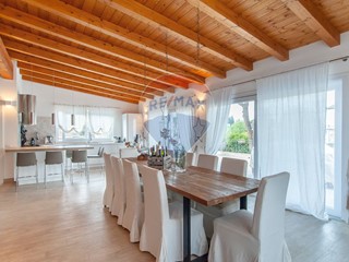 Villa in Vendita a Roma, 995'000€, 350 m²