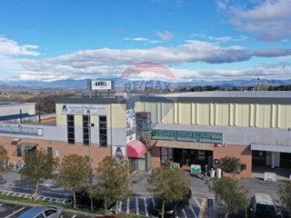 Immobile commerciale in Vendita a Rignano Flaminio, 110'000€, 75 m²