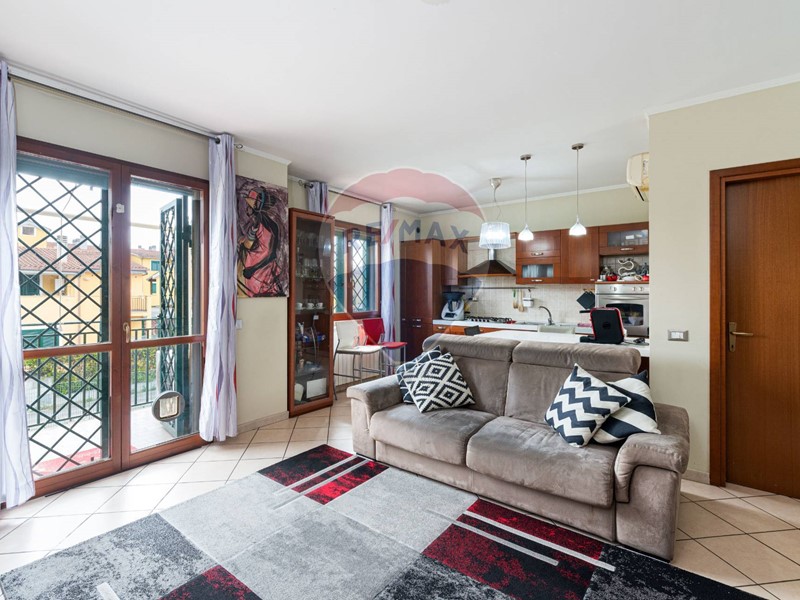 Bilocale in Vendita a Roma, 155'000€, 65 m²