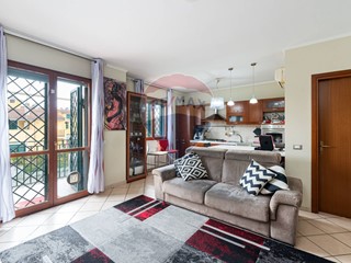 Bilocale in Vendita a Roma, 155'000€, 65 m²