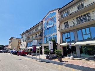 Immobile commerciale in Vendita a Pavia, 175'000€, 97 m²