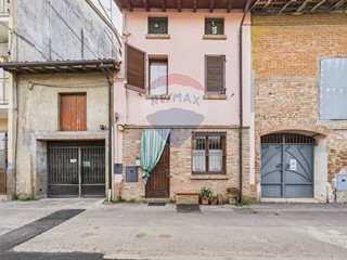 Casa Semi Indipendente in Vendita a Casei Gerola, 79'000€, 132 m²