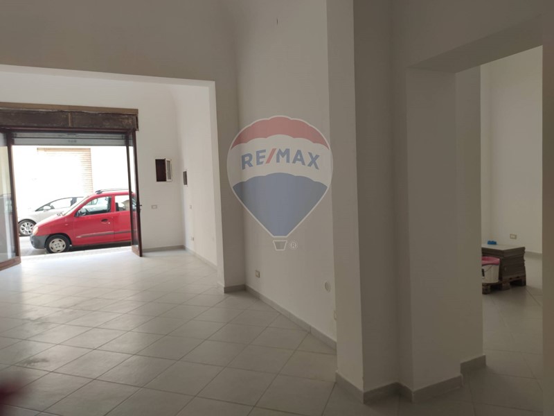 Immobile commerciale in Vendita a Trapani, 165'000&euro;, 175 m²