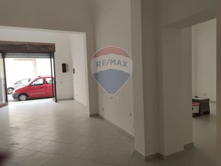 Immobile commerciale in Vendita a Trapani, 165'000&euro;, 175 m²