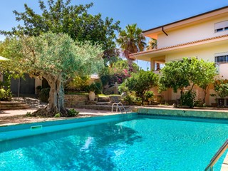 Villa in Vendita a Castelvetrano, 580'000&euro;, 438 m²