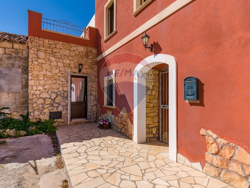 Casa Semi Indipendente in Vendita a Valderice, 195'000€, 172 m²