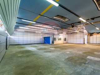 Capannone in Affitto a Palermo, 5'400€, 1800 m²