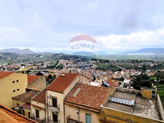 Appartamento in Vendita a Salemi, 69'000&euro;, 179 m²
