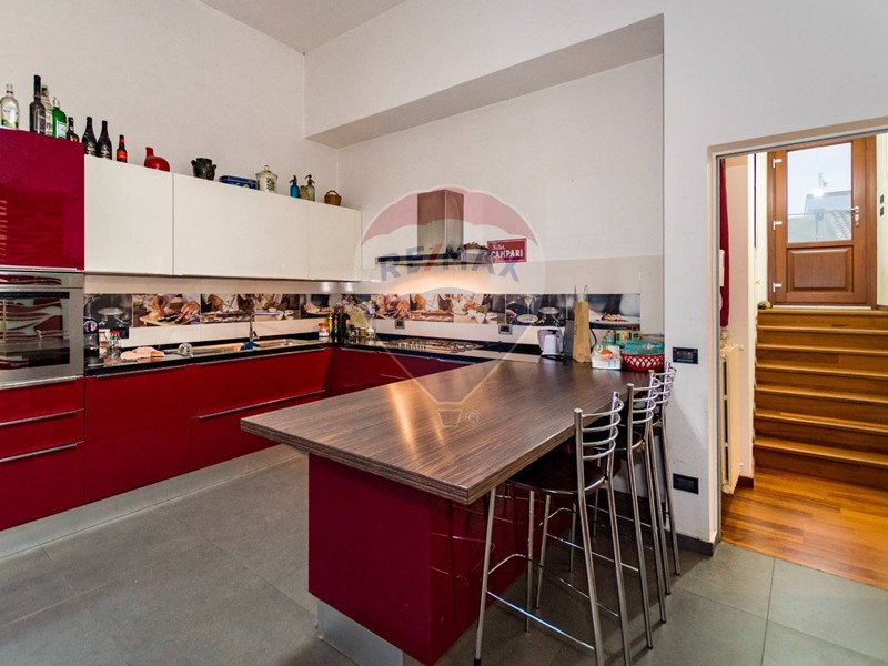 Appartamento in Vendita a Castellana Sicula, 168'000€, 276 m²