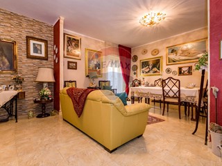 Appartamento in Vendita a Palermo, 179'000€, 150 m²