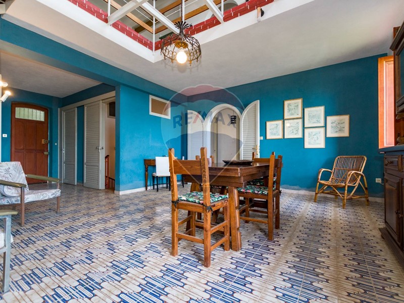 Villa in Vendita a Carini, 225'000€, 360 m²