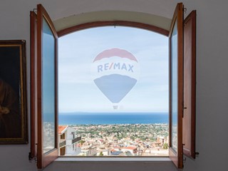 Villa in Vendita a Carini, 225'000€, 360 m²