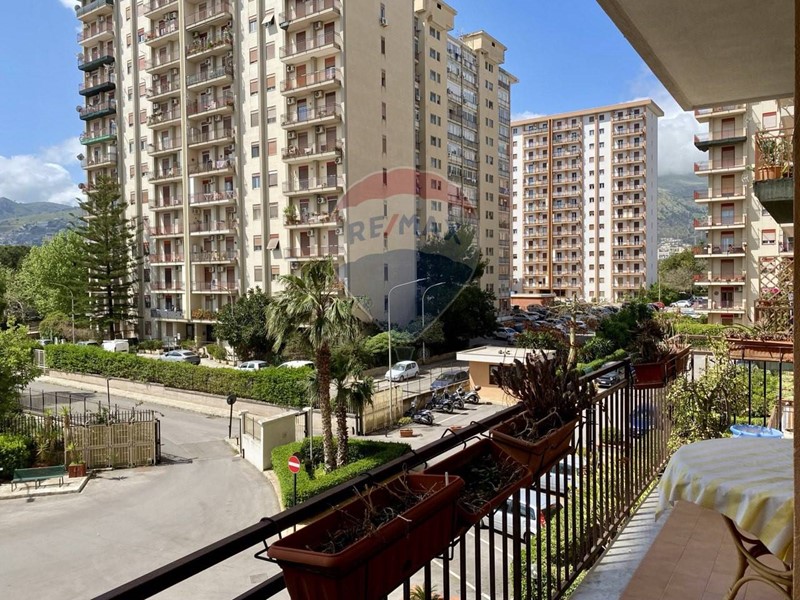 Appartamento in Vendita a Palermo, 200'000€, 184 m²