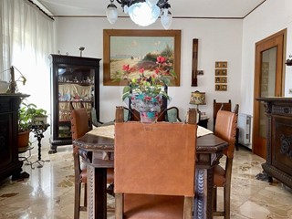 Appartamento in Vendita a Palermo, 200'000€, 184 m²