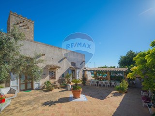 Rustico in Vendita a Mazara del Vallo, 780'000€, 840 m², con Box