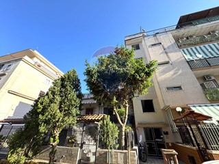Bilocale in Vendita a Marano di Napoli, 89'000€, 68 m²
