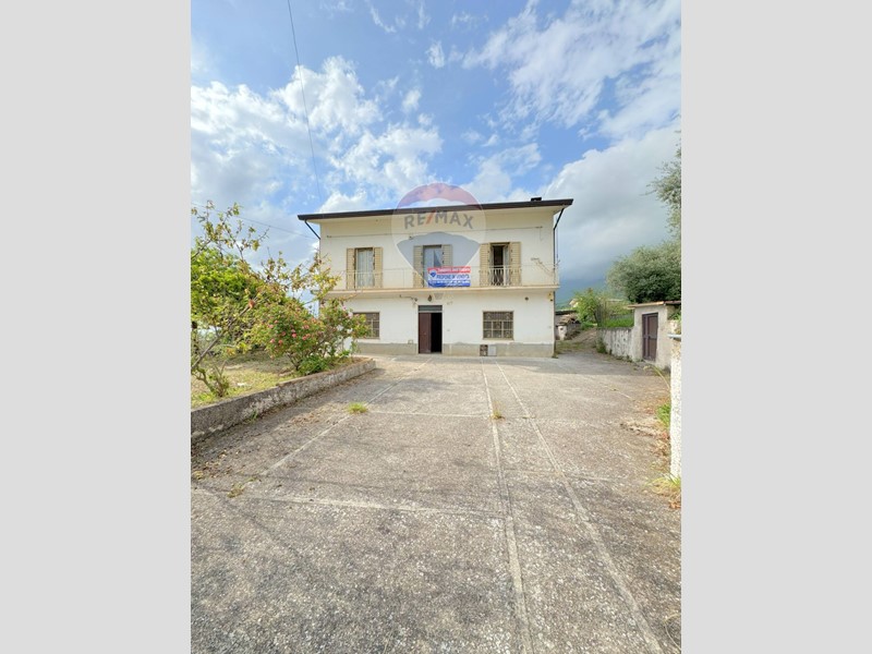 Casa Indipendente in Vendita a Gioia Sannitica, 115'000€, 200 m²