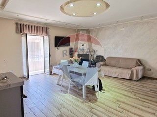 Trilocale in Vendita a Afragola, 220'000€, 120 m²