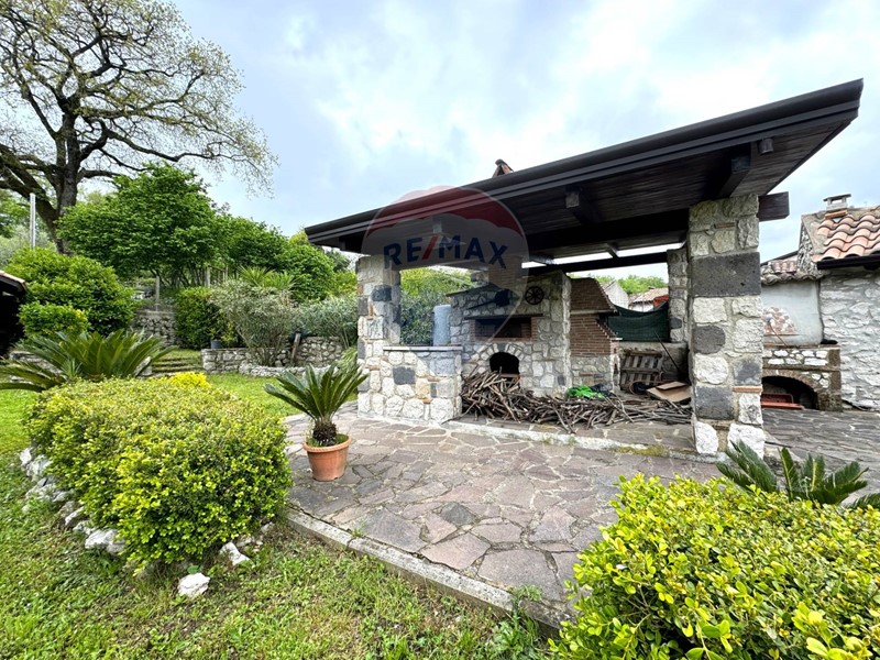 Casa Semi Indipendente in Vendita a Liberi, 160'000€, 155 m²