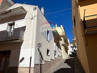 Casa Indipendente in Vendita a Grassano, 60'000€, 150 m²