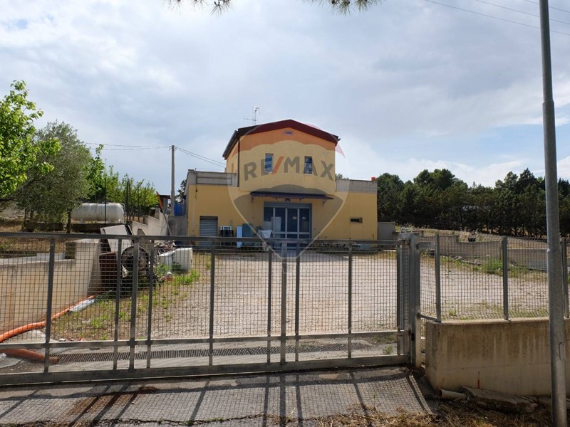 Casa Indipendente in Vendita a Matera, 265'000€, 195 m²