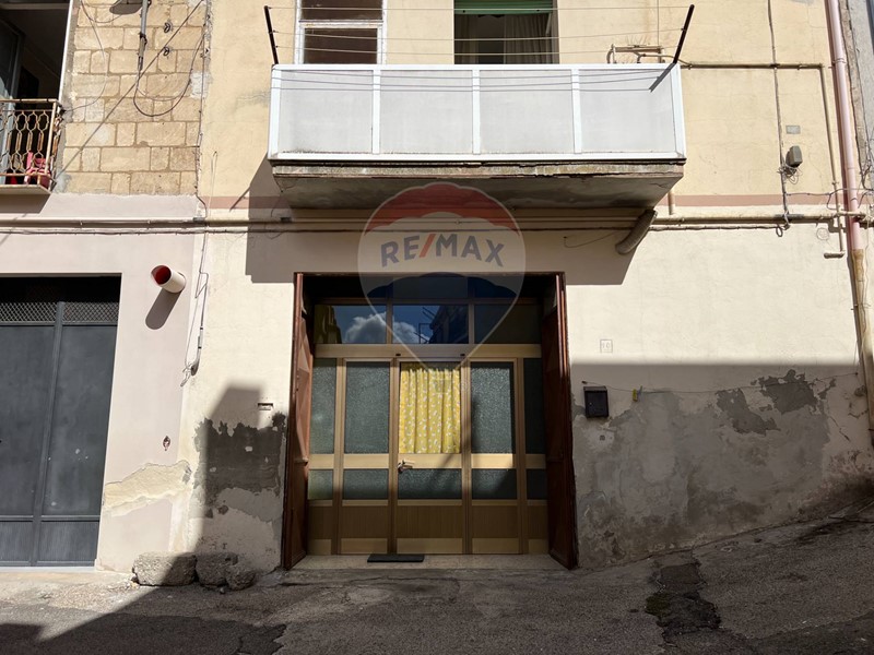 Casa Semi Indipendente in Vendita a Grassano, 34'000€, 84 m²