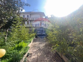 Villa in Vendita a Santeramo in Colle, 550'000€, 560 m²