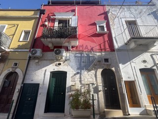 Casa Indipendente in Vendita a Santeramo in Colle, 70'000€, 90 m²