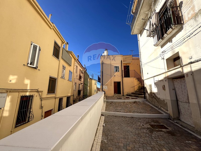 Casa Indipendente in Vendita a Grassano, 75'000€, 225 m²