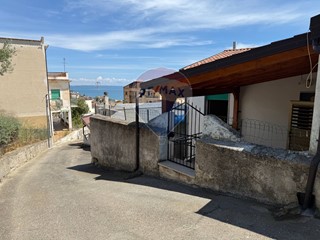 Casa Semi Indipendente in Vendita a Montegiordano, 55'000€, 125 m²
