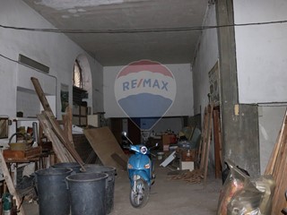 Magazzino in Vendita a Catania, 68'000€, 209 m²