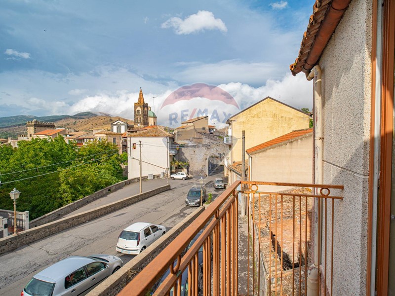 Casa Indipendente in Vendita a Randazzo, 40'000€, 150 m²