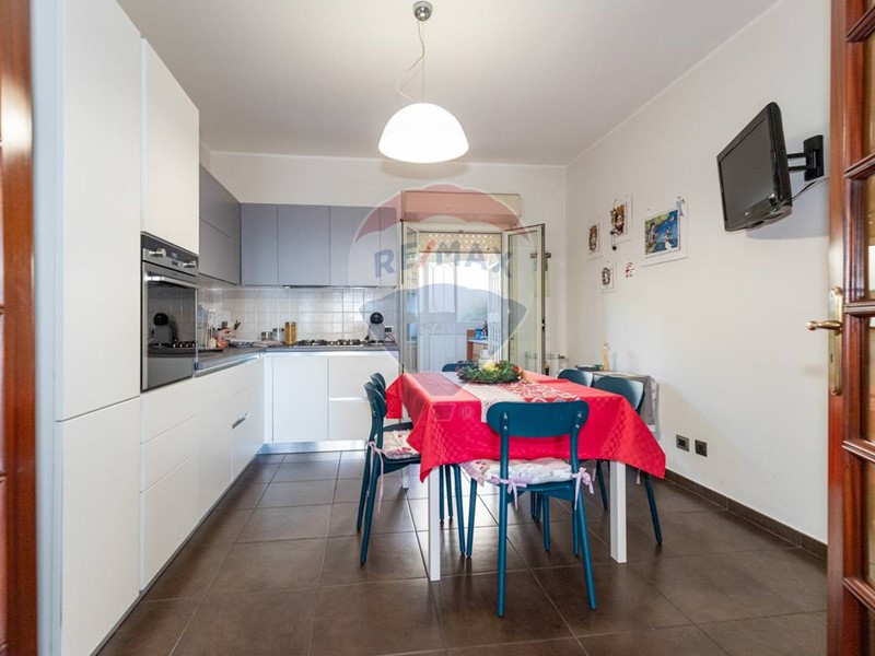 Quadrilocale in Vendita a Aci Castello, 139'000€, 121 m²