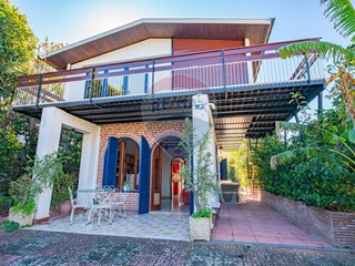 Villa in Vendita a Augusta, 185'000€, 141 m²