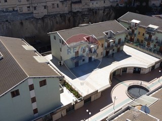 Trilocale in Vendita a Lentini, 90'000€, 100 m²